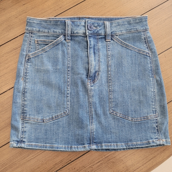 SOLD - American Eagle Denim High Rise Mini Skirt ** Size 6 ** NEW!! - Picture 1 of 5